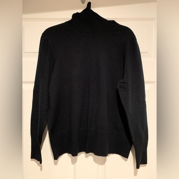 Lane Bryant Sweaters - NWOT Lane Bryant Black Turtleneck Sweater